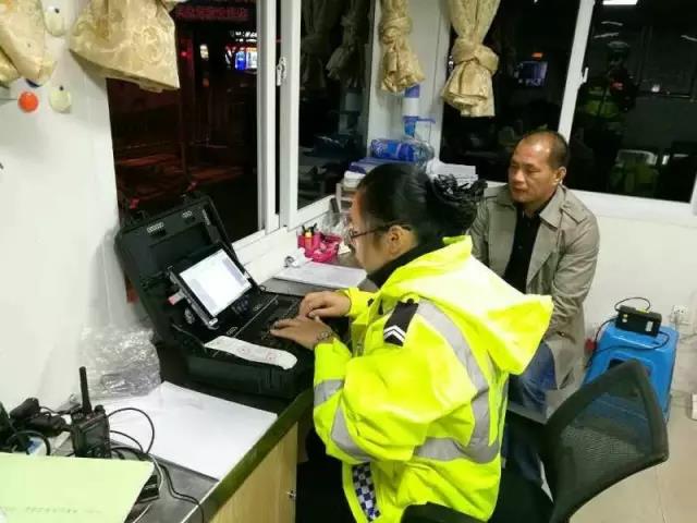 電腦一體化箱助力交警執(zhí)勤，三軍行安全箱設計更到位！